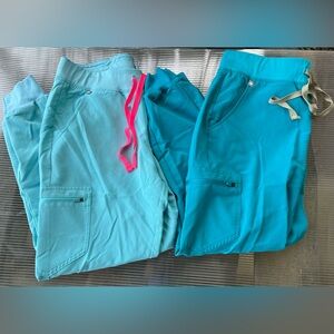 Women’s Figs M joggers neon blue and teal blue